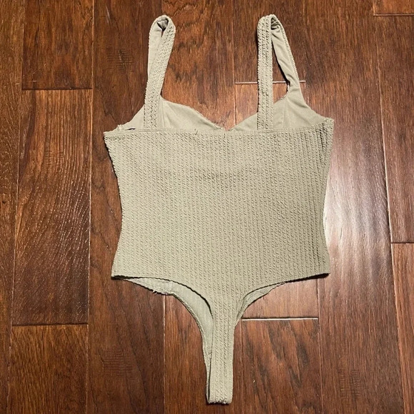 Forever 21 Ribbed Sage Green V-Neck Bodysuit - Picture 3 of 8